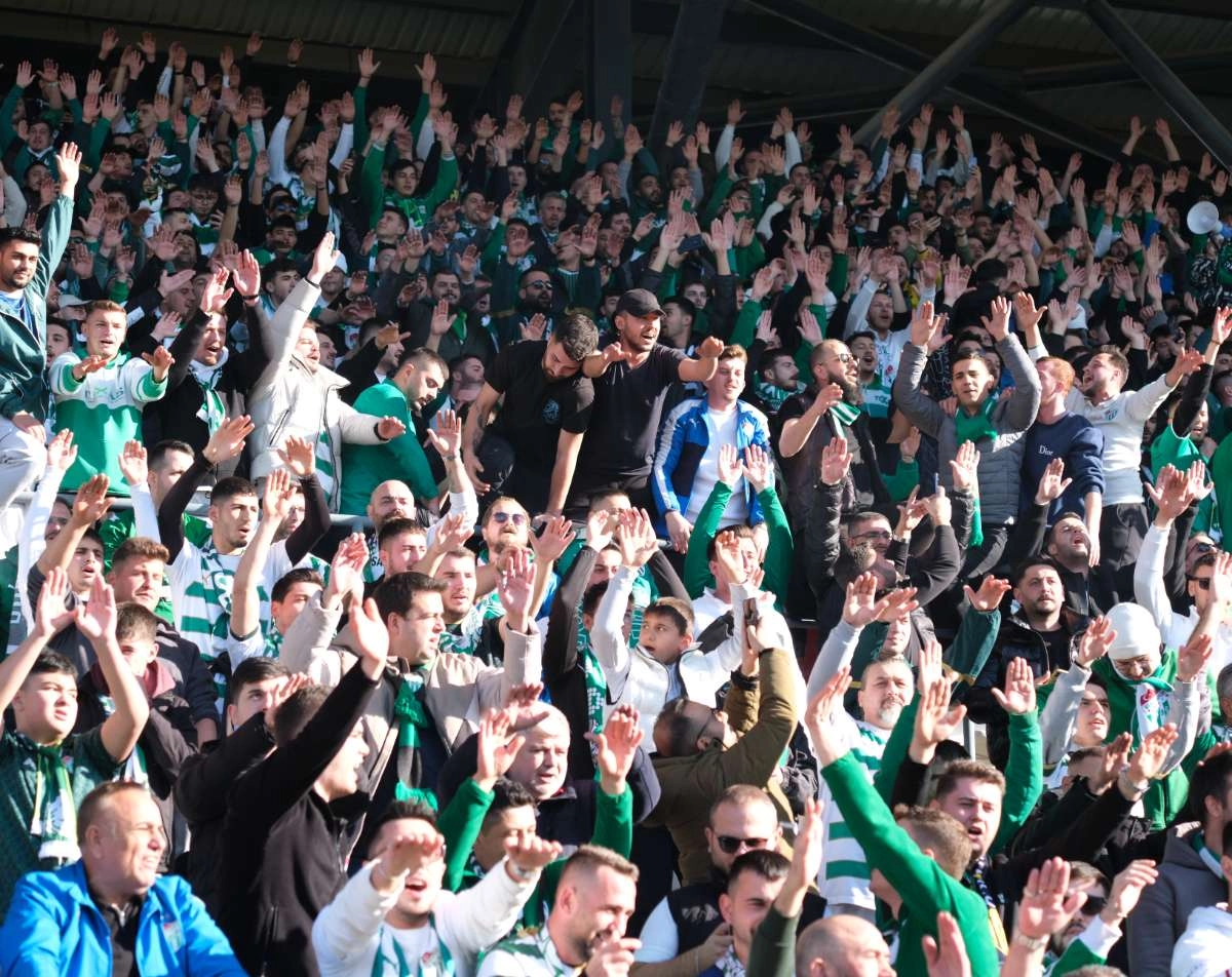 (FOTO GALERİ) Bursaspor'un Somaspor Deplasmanından Taraftar Fotoğrafları