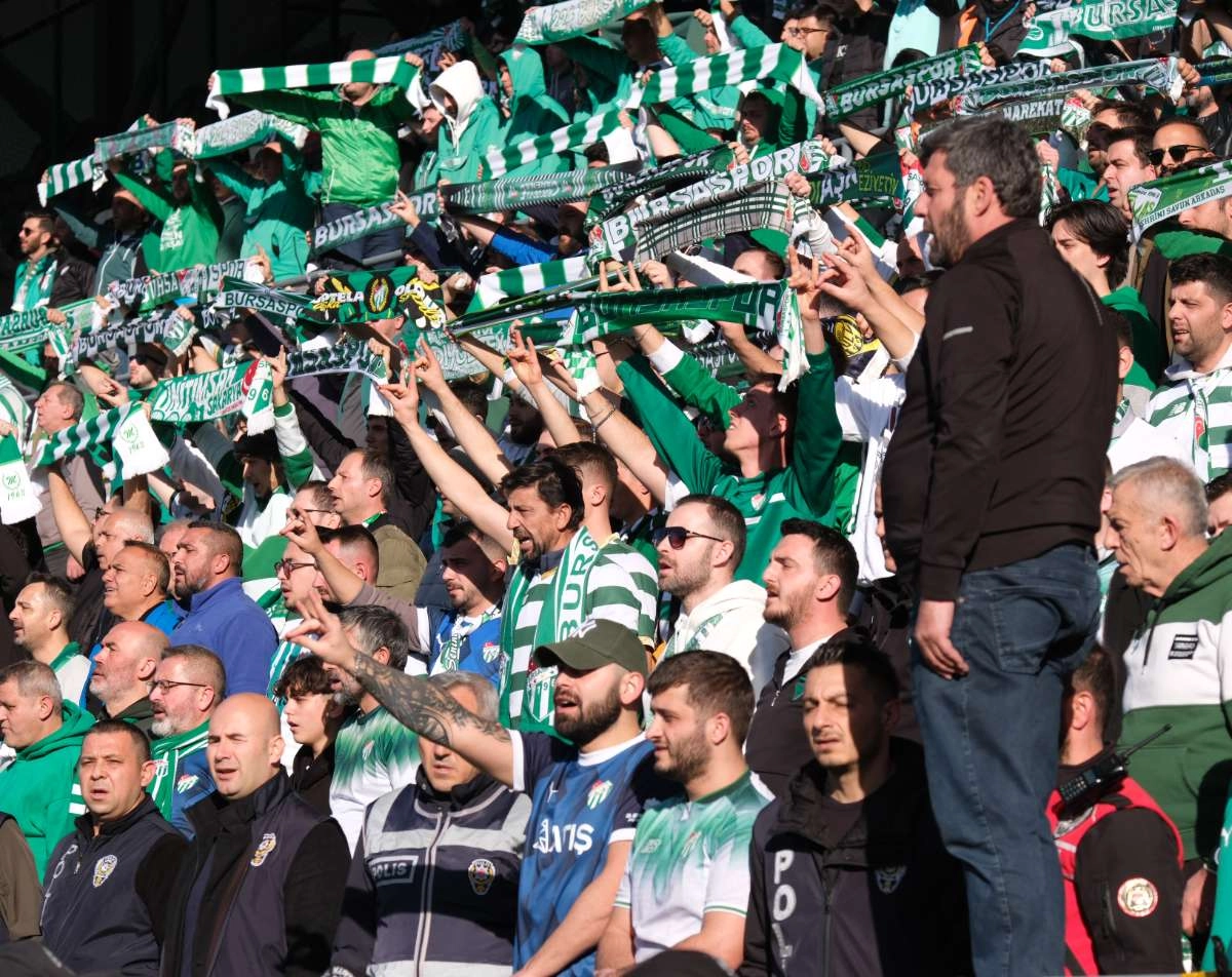 (FOTO GALERİ) Bursaspor'un Somaspor Deplasmanından Taraftar Fotoğrafları