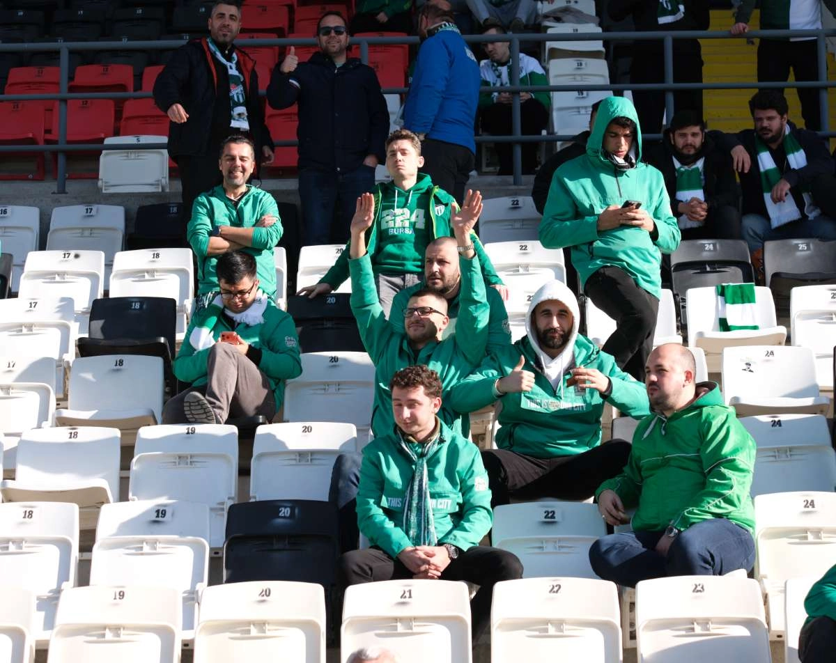 (FOTO GALERİ) Bursaspor'un Somaspor Deplasmanından Taraftar Fotoğrafları