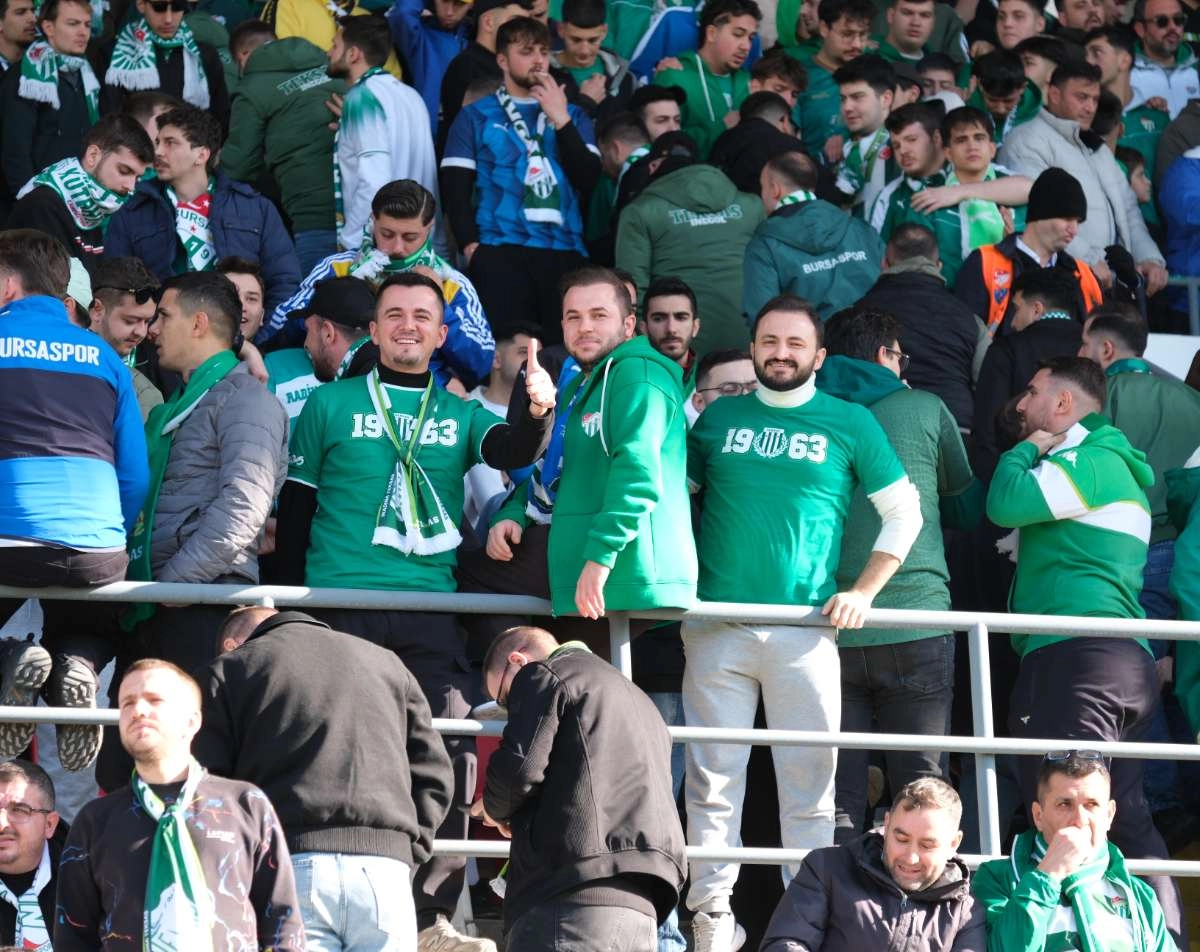 (FOTO GALERİ) Bursaspor'un Somaspor Deplasmanından Taraftar Fotoğrafları