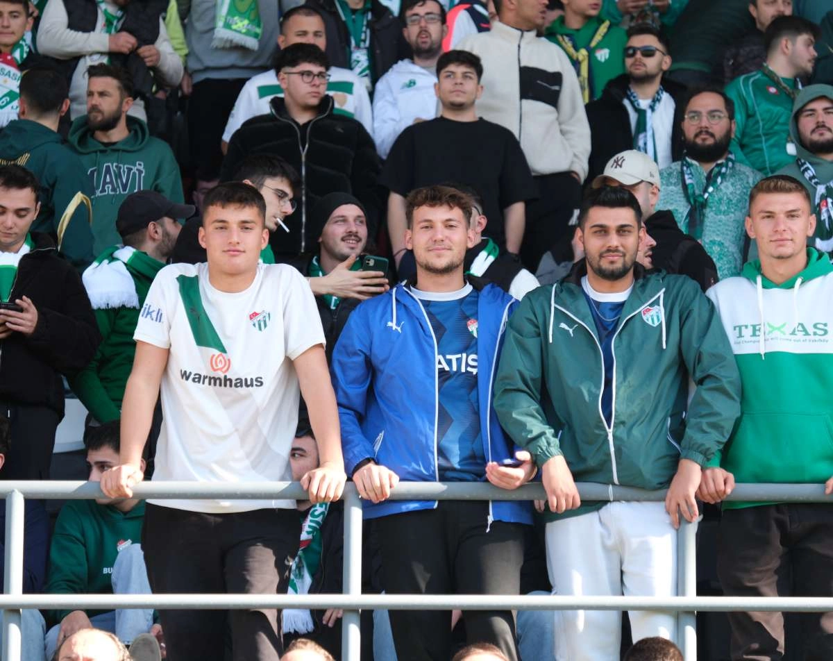 (FOTO GALERİ) Bursaspor'un Somaspor Deplasmanından Taraftar Fotoğrafları
