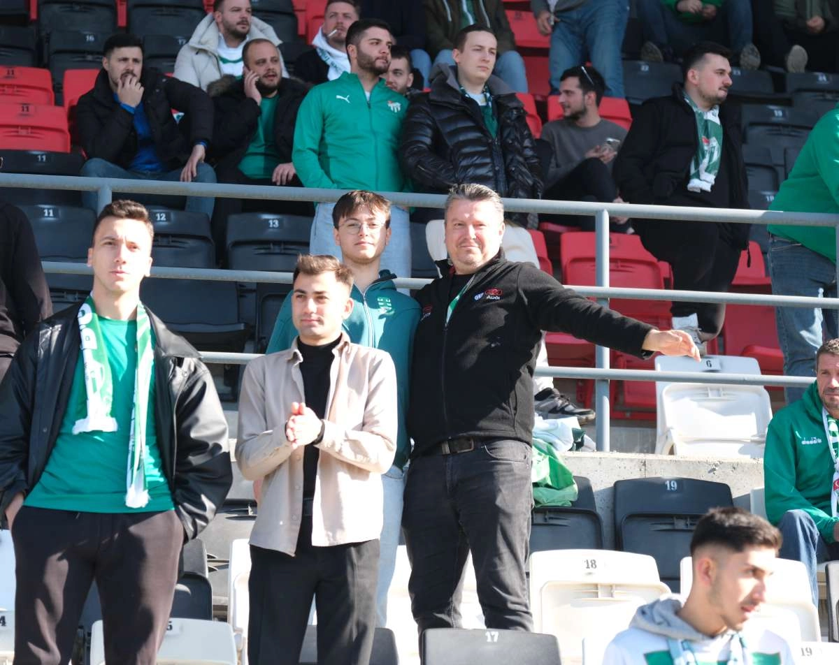 (FOTO GALERİ) Bursaspor'un Somaspor Deplasmanından Taraftar Fotoğrafları