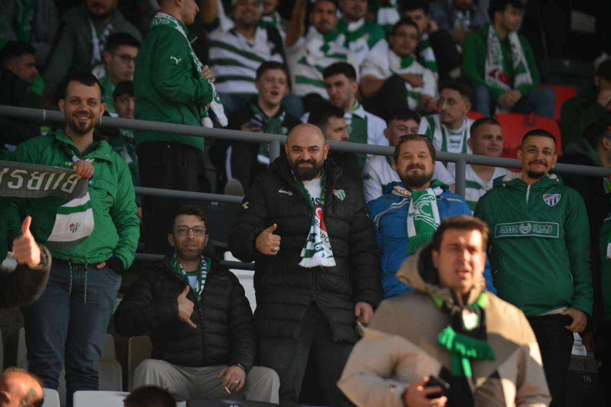 (FOTO GALERİ) Bursaspor'un Somaspor Deplasmanından Taraftar Fotoğrafları