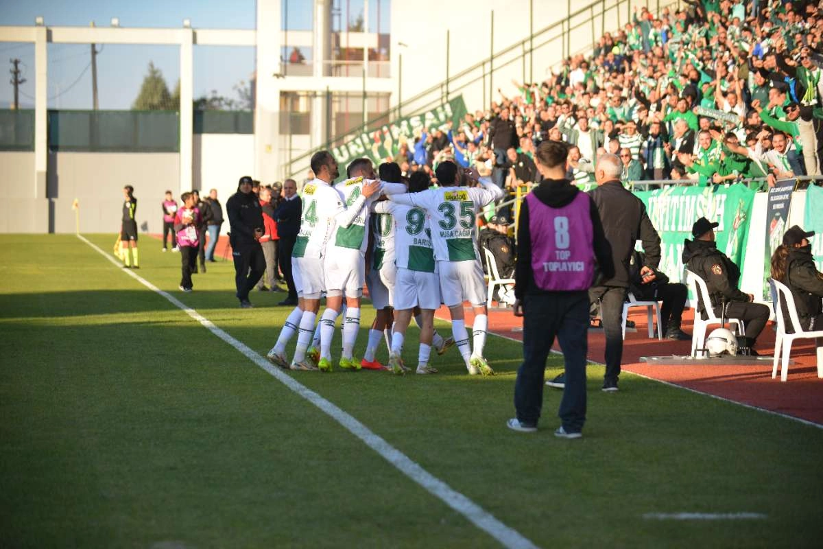 (FOTO GALERİ) Bursaspor'un Somaspor Deplasmanından Taraftar Fotoğrafları