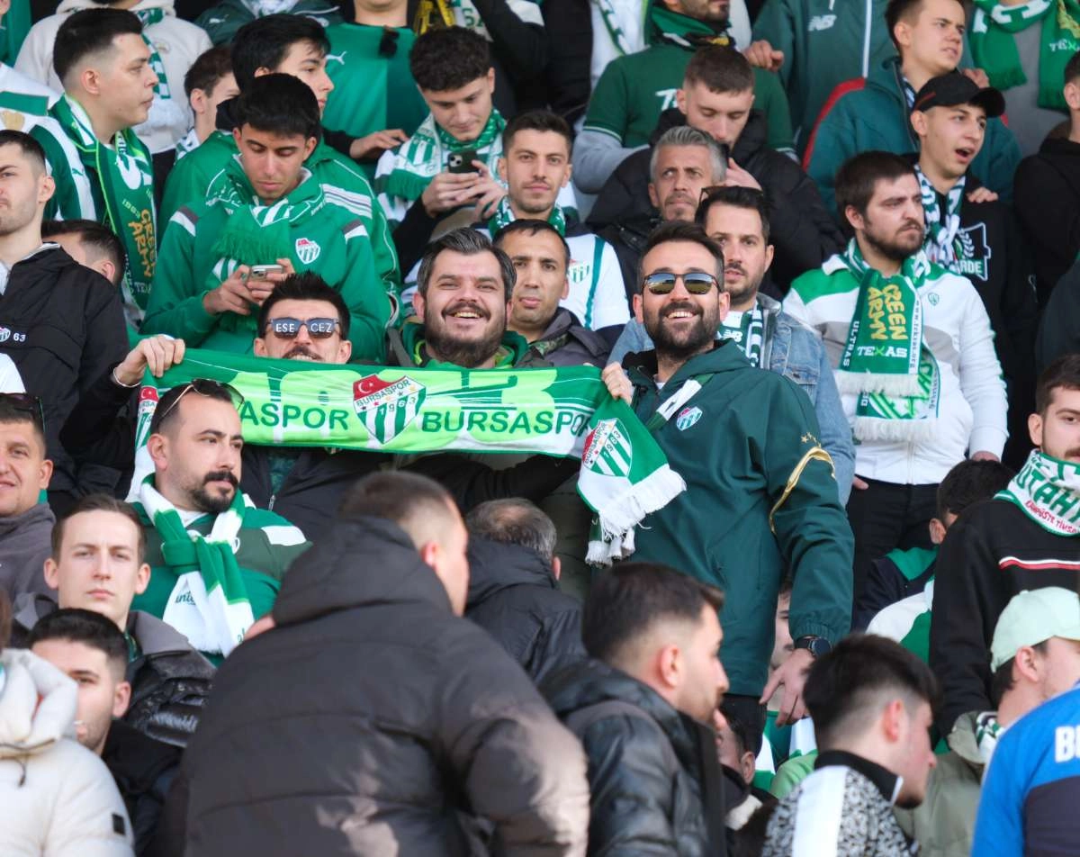 (FOTO GALERİ) Bursaspor'un Somaspor Deplasmanından Taraftar Fotoğrafları