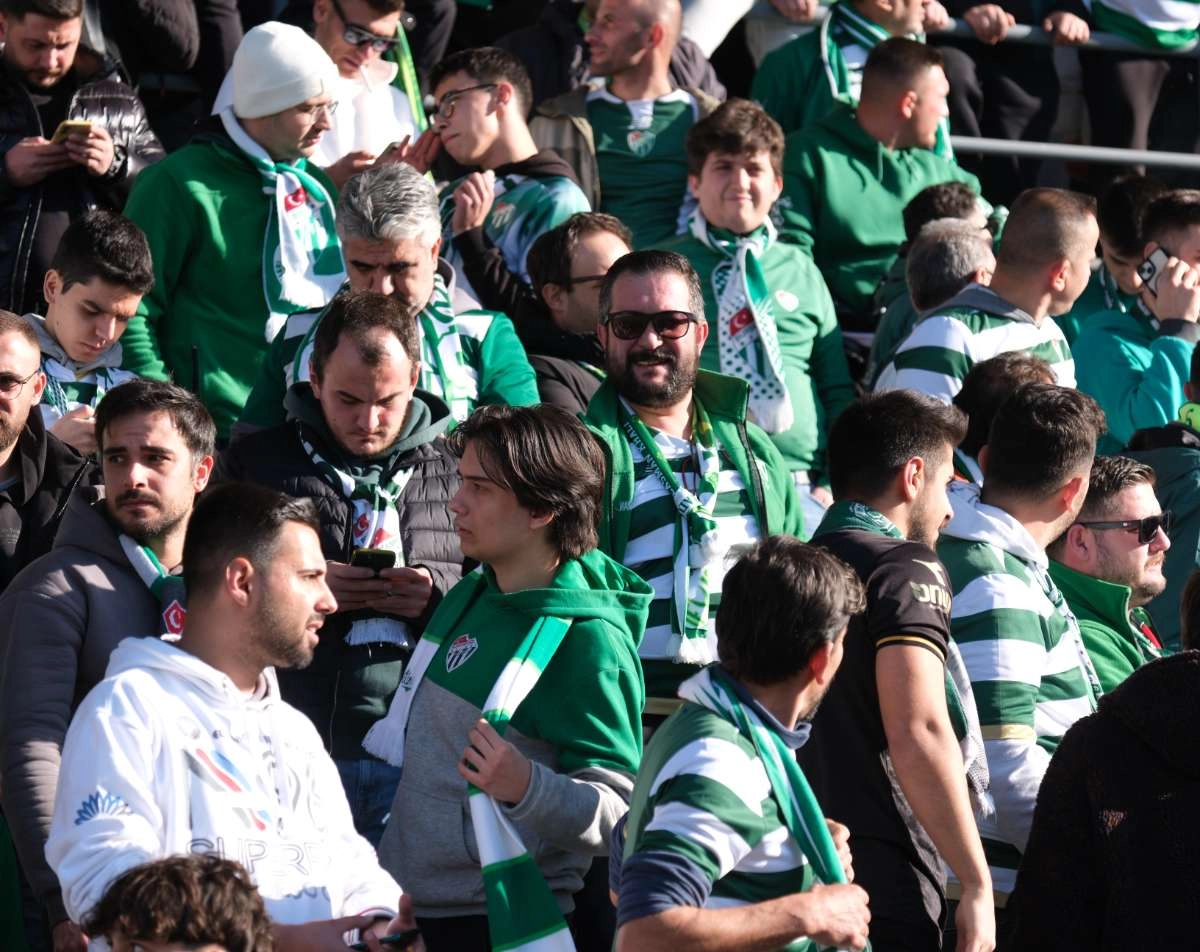 (FOTO GALERİ) Bursaspor'un Somaspor Deplasmanından Taraftar Fotoğrafları