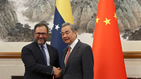Çin’den Venezuela’ya destek