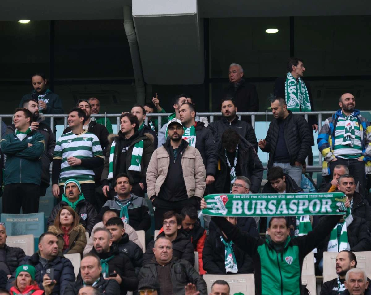 (FOTO GALERİ)Bursaspor-Aliağa FK maçından taraftar fotoğrafları