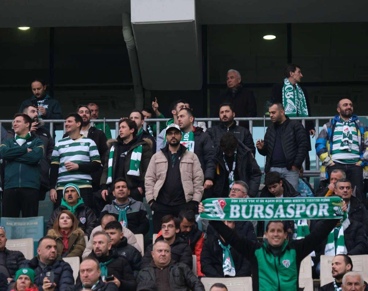 (FOTO GALERİ)Bursaspor-Aliağa FK maçından taraftar fotoğrafları