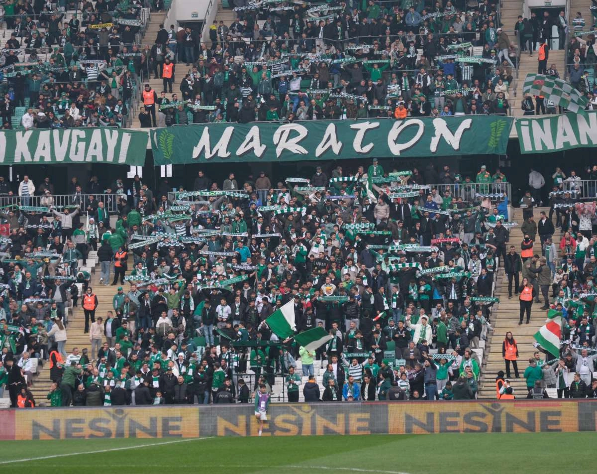 (FOTO GALERİ)Bursaspor-Aliağa FK maçından taraftar fotoğrafları