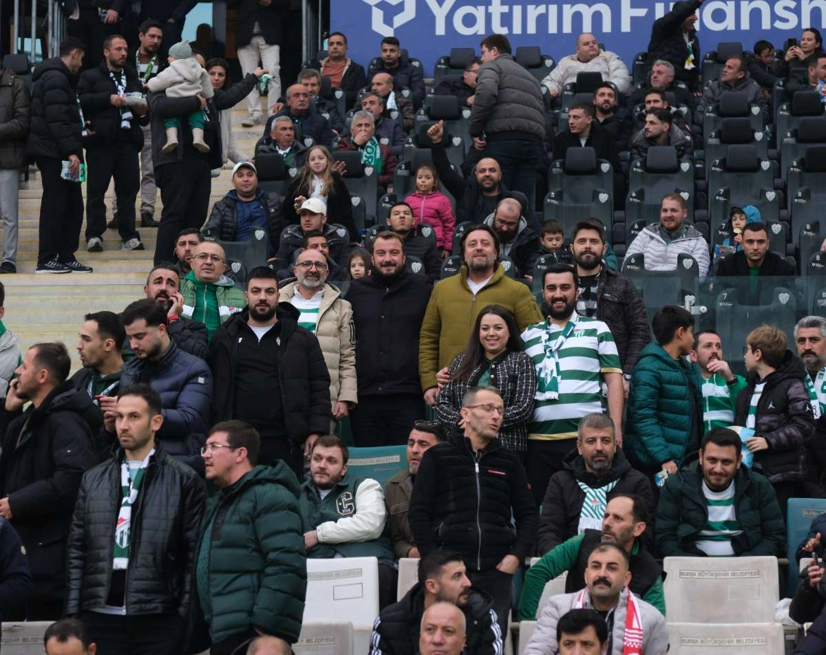 (FOTO GALERİ)Bursaspor-Aliağa FK maçından taraftar fotoğrafları