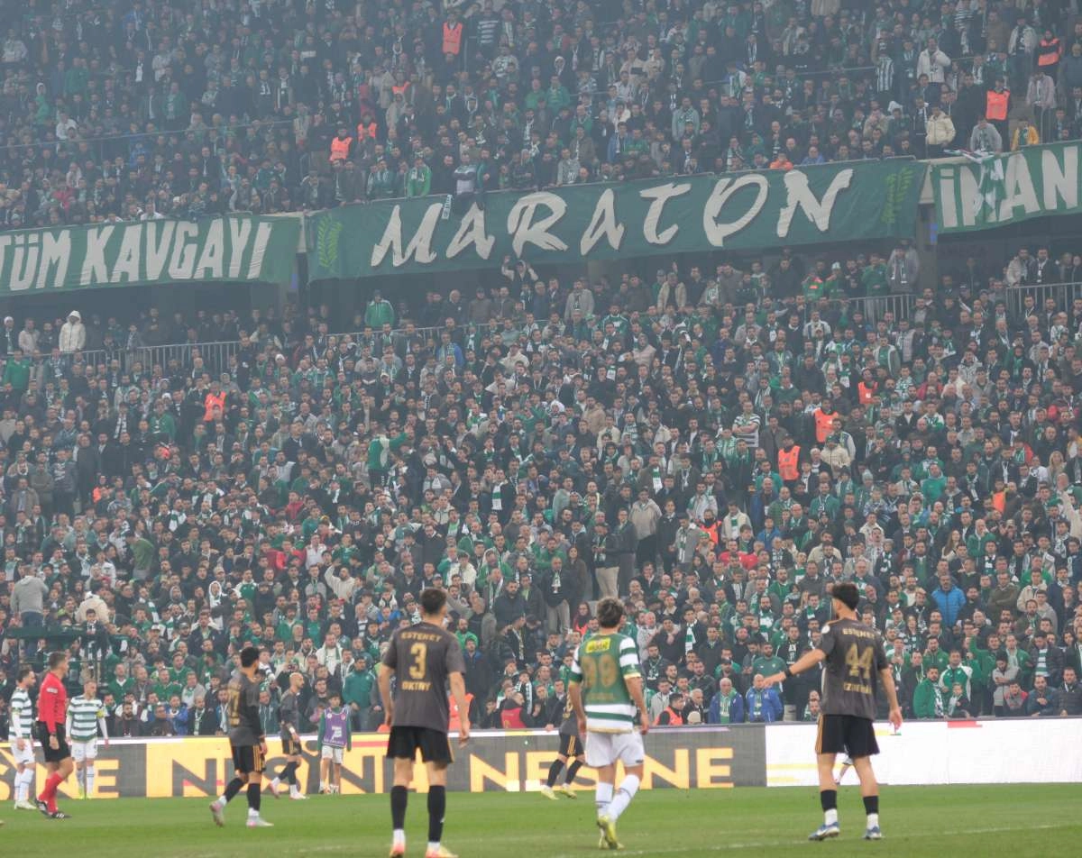 (FOTO GALERİ)Bursaspor-Aliağa FK maçından taraftar fotoğrafları