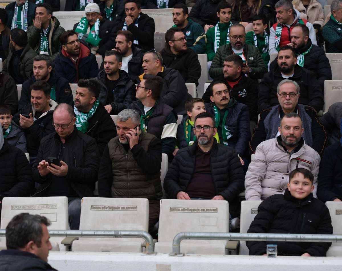 (FOTO GALERİ)Bursaspor-Aliağa FK maçından taraftar fotoğrafları