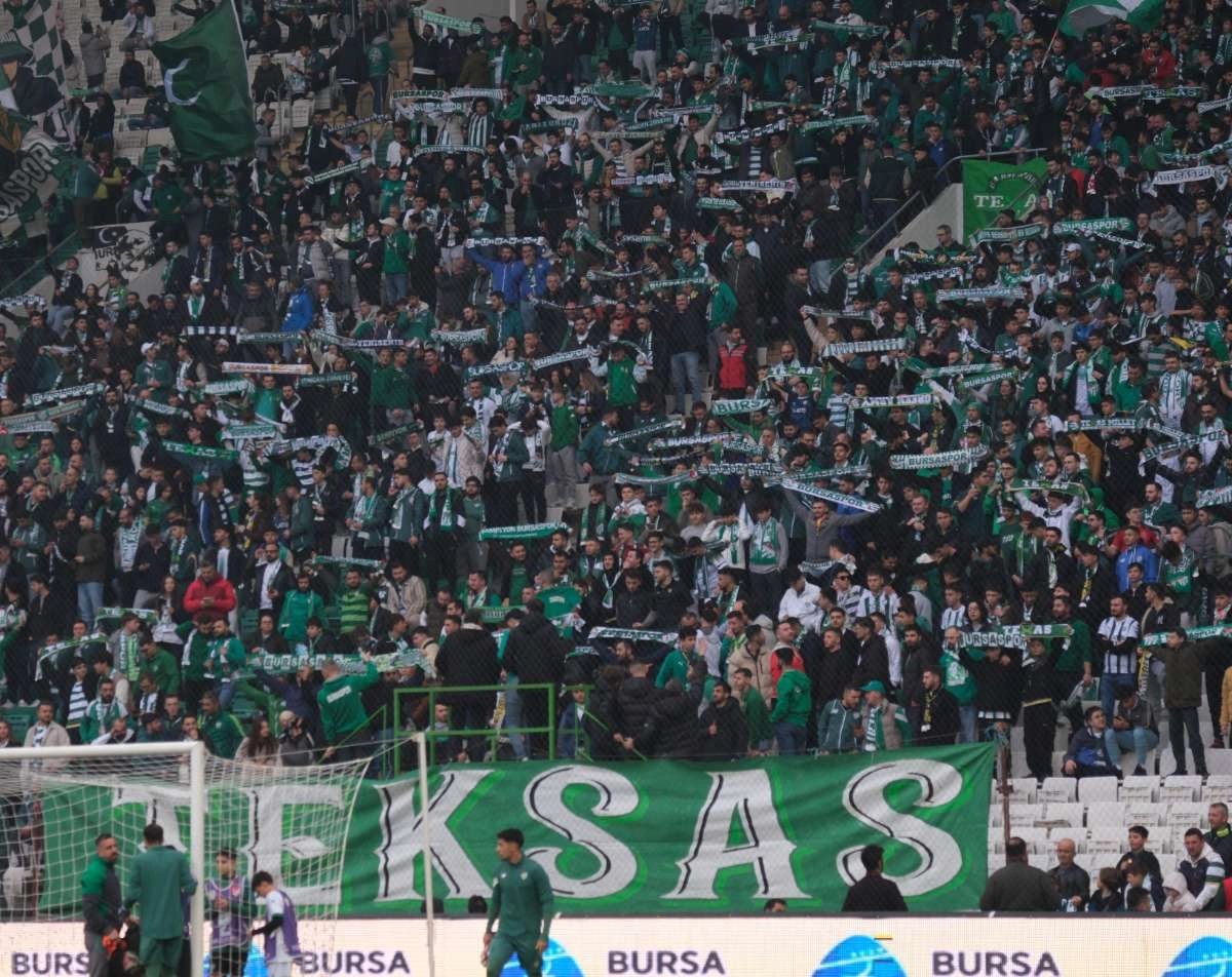 (FOTO GALERİ)Bursaspor-Aliağa FK maçından taraftar fotoğrafları