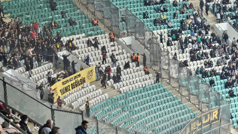 Aliağa FK taraftarından anlamlı pankart