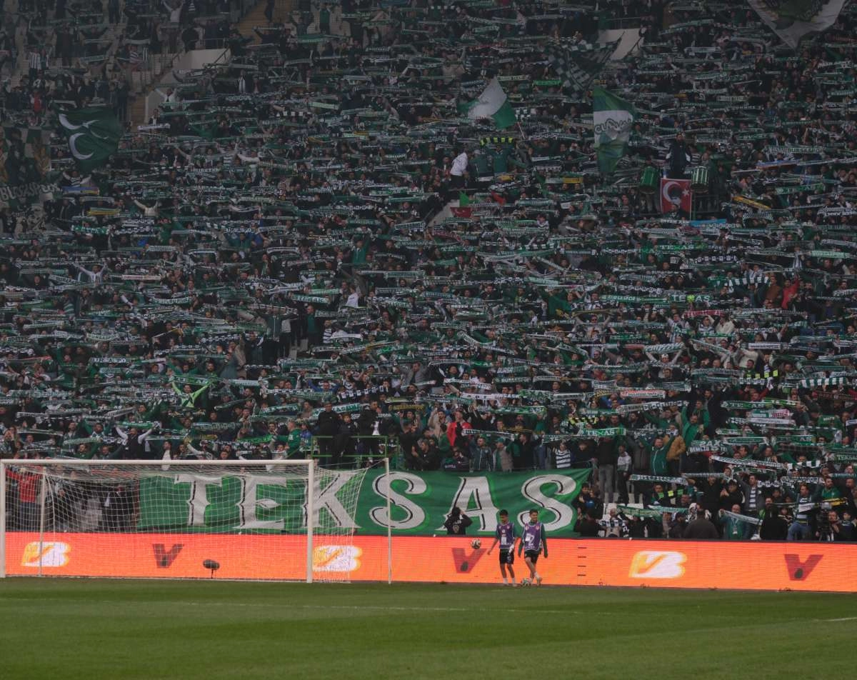 (FOTO GALERİ)Bursaspor-Aliağa FK maçından taraftar fotoğrafları
