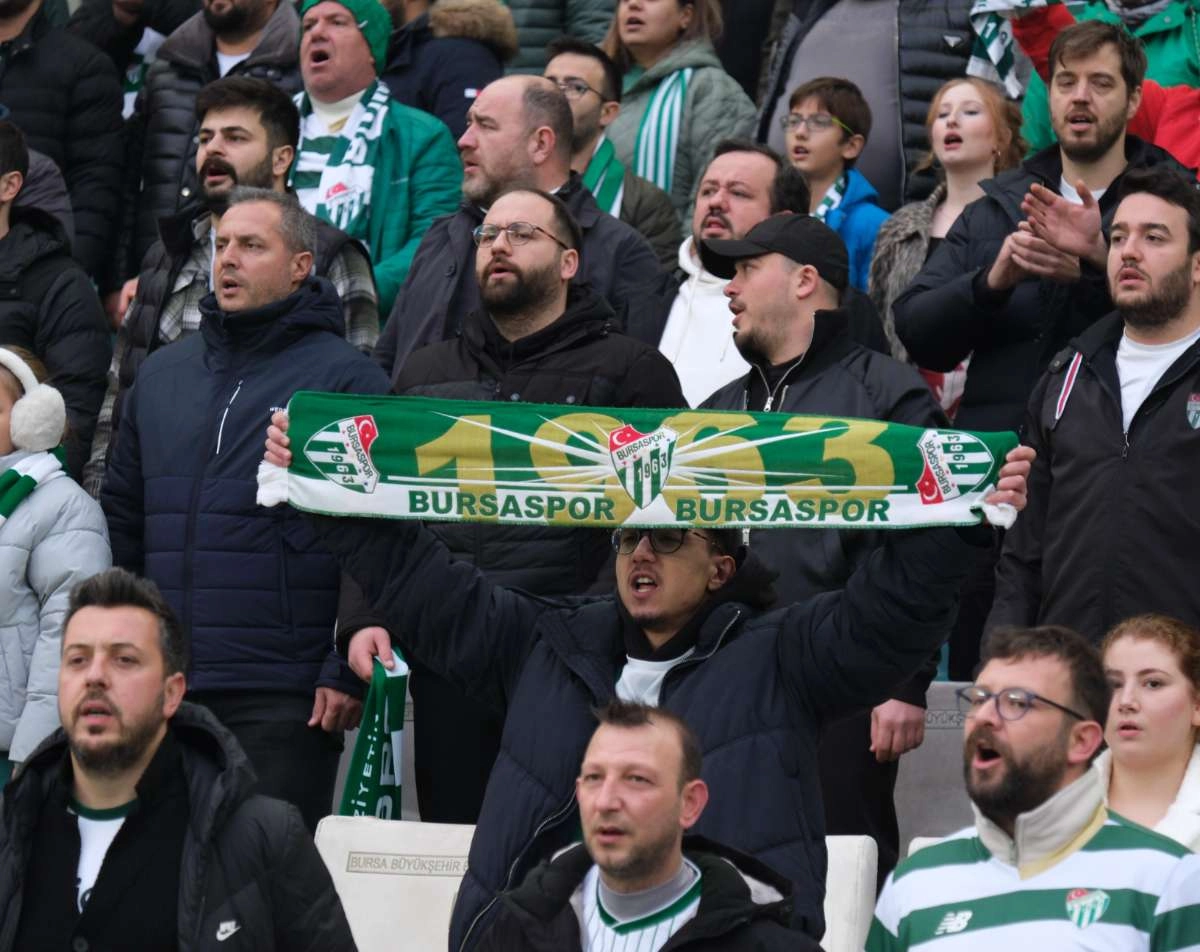 (FOTO GALERİ)Bursaspor-Aliağa FK maçından taraftar fotoğrafları