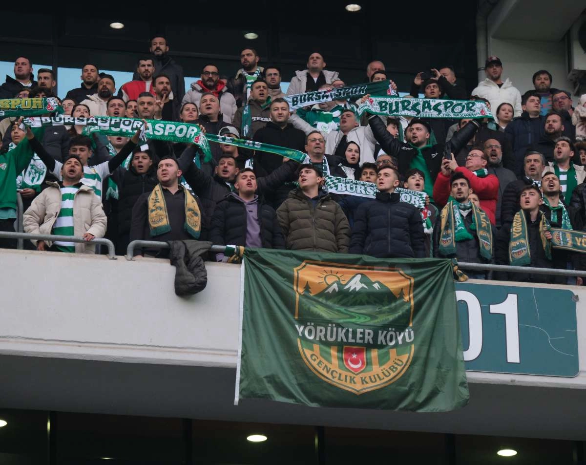 (FOTO GALERİ)Bursaspor-Aliağa FK maçından taraftar fotoğrafları