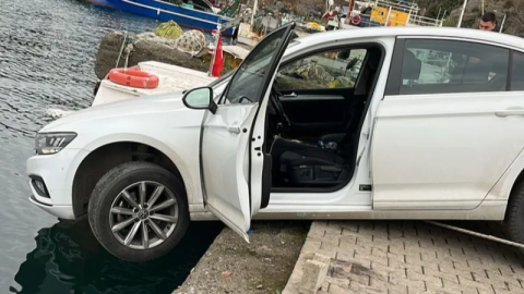 Mudanya Tirilye'de araç denize düşmekten son anda kurtarıldı!