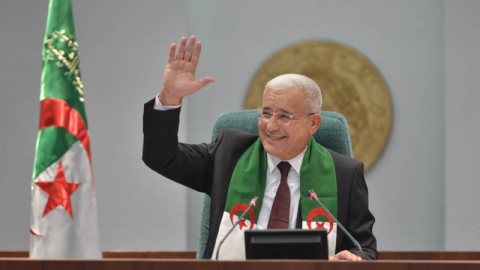 Cezayir Fransız sömürgeciliğini suç ilan eden yasa tasarısını kabul etti