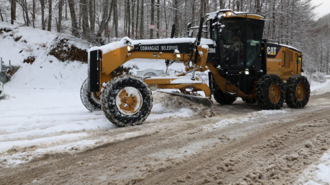 Osmangazi’de karla kapanan yollara anında müdahale