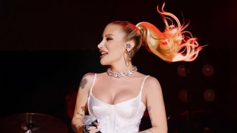 Sezen Aksu’dan İrem Derici’ye özel şarkı