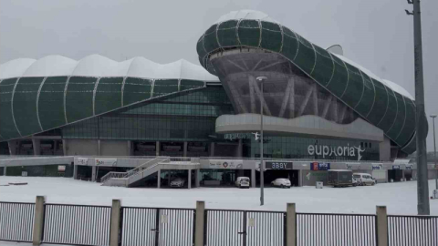 Bursa yeni yıla karla uyandı