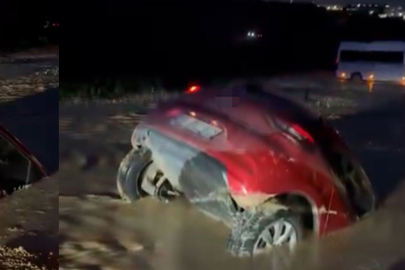 Otomobil bataklığa saplandı, sürücü son anda kurtuldu