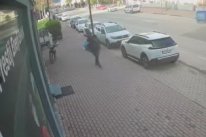 Şiddetli lodos tabelayı kopardı, facia kıl payı atlatıldı