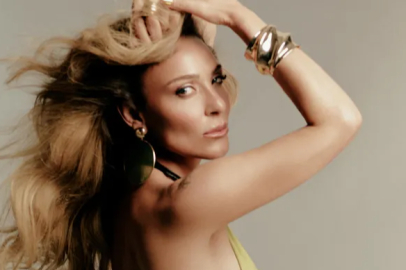 'Kıbrıs Güzeli' Ziynet Sali en çok dinlenenlerde zirvede