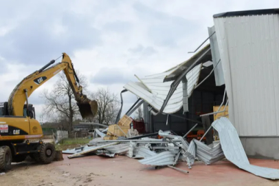 Nilüfer Belediyesi'nden kaçak yapılara yıkım