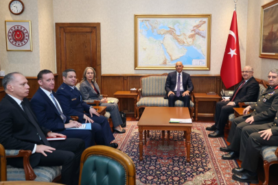 Bakan Güler, ABD Büyükelçisi ve Suriye Özel Temsilcisi Barrack’ı kabul etti