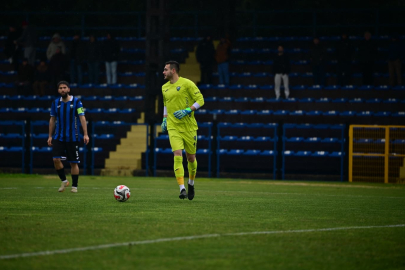 Karacabey evinde İnegölspor'a mağlup