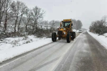 Gemlik'te karla mücadele sürüyor