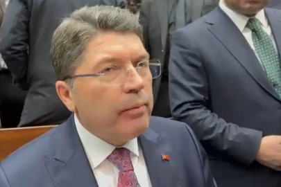 Bakan Tunç: "Bayrak indirme olayıyla ilgili 14 kişi gözaltına alındı''