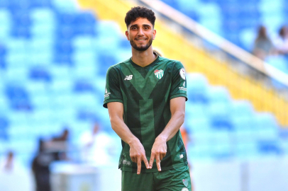 Bursaspor'da Emrehan Gedikli ile yollar ayrıldı