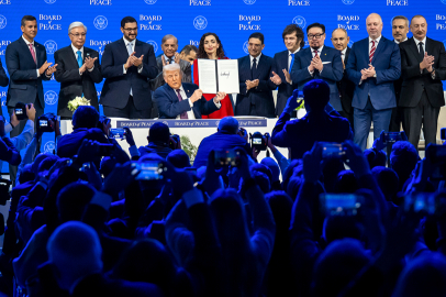 Trump'ın kurduğu Barış Kurulu'nun kuruluş sözleşmesi Davos'ta imzalandı