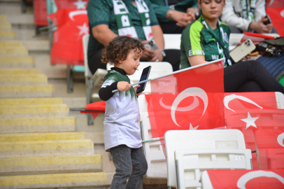 Minik Bursasporlu bayrağı düşürmedi