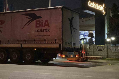 TIR’ın dorsesinden düşen işçi yaralandı