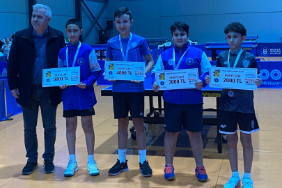 Bursa Büyükşehir Belediyesporlu raketlerden 7 madalya