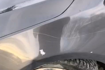 Bursa’da araçlara saldırı güvenlik kamerasına yansıdı