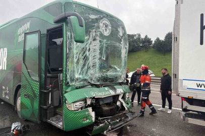 Konyaspor U-19 futbol takımını taşıyan otobüs kaza yaptı! 3 yaralı