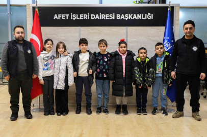 Çocuklar afet bilincini eğlenerek kazanıyor.