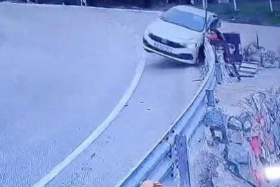 Kontrolden çıkan araç uludağ yolunda bariyerlere çarptı!