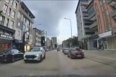 Park halindeki araçların arasından çıkan yayaya çarptı