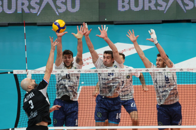 Bursa Büyükşehir Belediyespor-Halkbank: 1-3