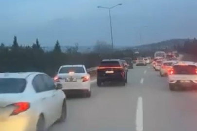 Bursa’da yoğun trafikte, fermuar sistemi takdir topladı.