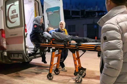 İnegöl'de 14 yaşındaki ehliyetsiz sürücü park halindeki araçlara çarptı: 4 gencin durumu kritik!