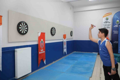 Öğrenciler dart turnuvasında kıyasıya mücadele etti!