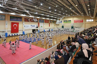 Osmangazi’de 300 karateci kuşak sevinci yaşadı.